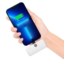 اي والك شاحن محمول صغير مع شاشة ( LED ) 4800 مللي أمبير - أبيض
