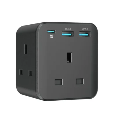 Powerology 3-Outlet Wall Socket With Fast Charging USB