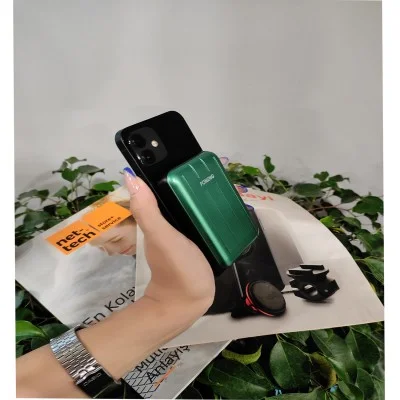 Foneng Q28 Powerbank Fast Charging Qualcomm 3.0 + PD + Wireless Charging 5000 mAh - green