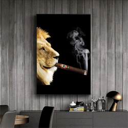 لوحة فنية كانفس الاسد يدخن السيجار